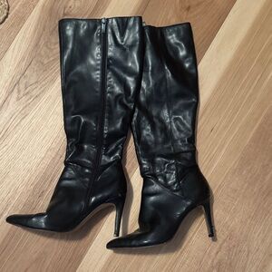 Elegant Black Knee-High Leather Boots